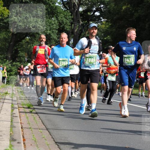 13.09.2026 - 21. swb-Marathon Bremen TobiasT http://msf.ph/oto/10284562 13.09.2026 12:09:34 Laufen 7356, 841, 973, 3886, 14, 9478 meine-sportfotos.de