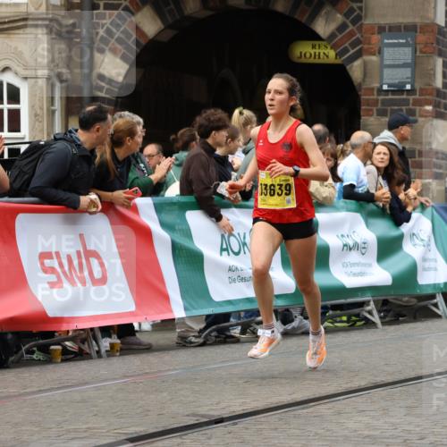 13.09.2026 - 21. swb-Marathon Bremen Strokosch-Dieckow http://msf.ph/oto/10284569 13.09.2026 10:32:31 Ziel 13543, 13582, 13632, 13639, 13622 meine-sportfotos.de
