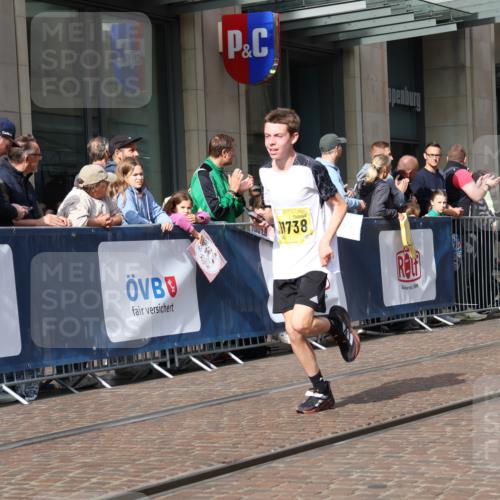 13.09.2026 - 21. swb-Marathon Bremen Strokosch-Dieckow http://msf.ph/oto/10284578 13.09.2026 10:36:48 Ziel 10961, 11654, 12520, 13568, 13606, 11738, 11916, 12456, 13548, 13606 meine-sportfotos.de