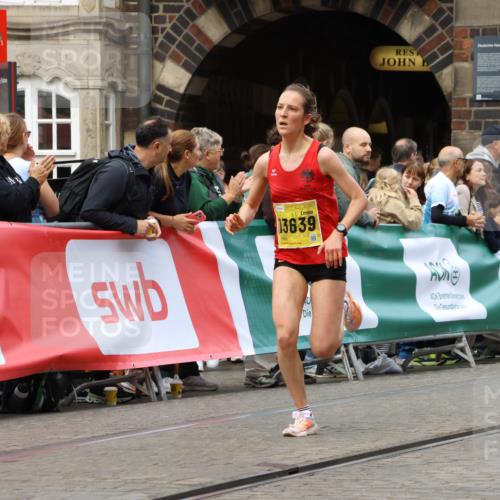 13.09.2026 - 21. swb-Marathon Bremen Strokosch-Dieckow http://msf.ph/oto/10284585 13.09.2026 10:32:31 Ziel 13543, 13582, 13632, 13639, 13622 meine-sportfotos.de