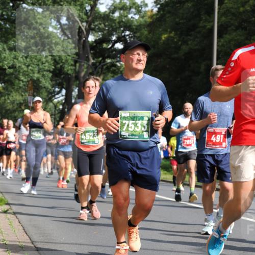 13.09.2026 - 21. swb-Marathon Bremen TobiasT http://msf.ph/oto/10284587 13.09.2026 12:09:41 Laufen 7533, 7553, 21, 26, 205, 491 meine-sportfotos.de