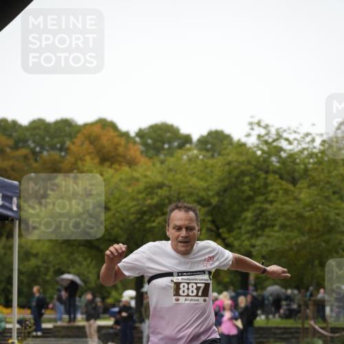13.09.2026 - Stadtparktriathlon Patografie http://msf.ph/oto/10284605 13.09.2026 13:05:12 Ziel 887, 1047, 1049 meine-sportfotos.de