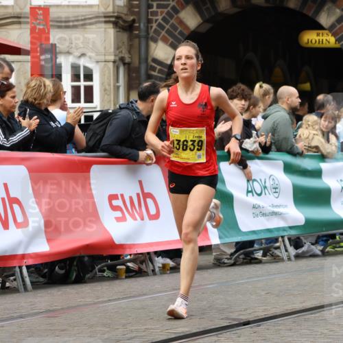 13.09.2026 - 21. swb-Marathon Bremen Strokosch-Dieckow http://msf.ph/oto/10284614 13.09.2026 10:32:31 Ziel 13543, 13582, 13632, 13639, 13622 meine-sportfotos.de