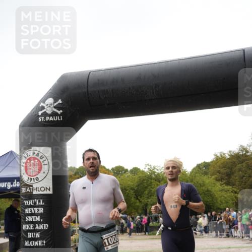 13.09.2026 - Stadtparktriathlon Patografie http://msf.ph/oto/10284629 13.09.2026 13:05:24 Ziel 981, 1008, 1011, 1026, 1047 meine-sportfotos.de