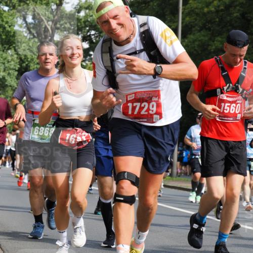 13.09.2026 - 21. swb-Marathon Bremen TobiasT http://msf.ph/oto/10284630 13.09.2026 12:09:49 Laufen 16868, 16, 1729, 1560 meine-sportfotos.de
