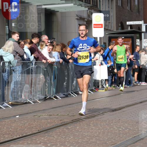 13.09.2026 - 21. swb-Marathon Bremen Strokosch-Dieckow http://msf.ph/oto/10284643 13.09.2026 10:36:57 Ziel 10502, 10961, 11654, 11854, 13568, 13608, 11738, 12456, 12520, 13606 meine-sportfotos.de