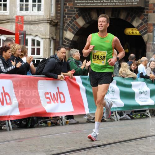 13.09.2026 - 21. swb-Marathon Bremen Strokosch-Dieckow http://msf.ph/oto/10284669 13.09.2026 10:32:35 Ziel 13543, 13564, 13582, 13632, 13638, 13639, 13550, 13599, 13622 meine-sportfotos.de