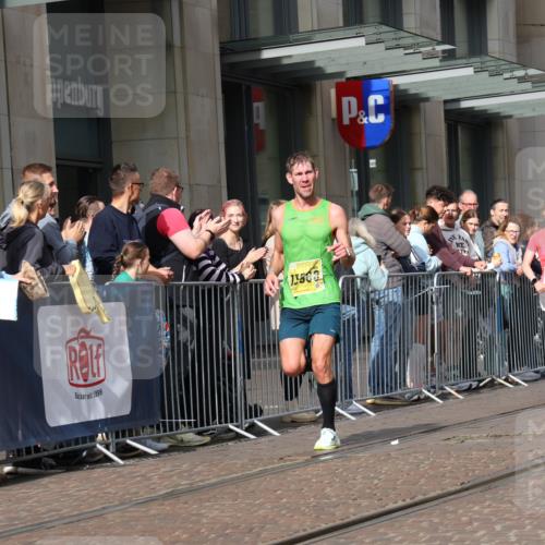 13.09.2026 - 21. swb-Marathon Bremen Strokosch-Dieckow http://msf.ph/oto/10284680 13.09.2026 10:37:00 Ziel 10502, 10961, 11619, 11854, 13568, 13608, 11654, 11738, 12520, 13568, 13606 meine-sportfotos.de