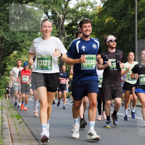 13.09.2026 - 21. swb-Marathon Bremen TobiasT http://msf.ph/oto/10284690 13.09.2026 12:09:56 Laufen 8215, 13129, 21, 1314, 3130, 21, 865 meine-sportfotos.de