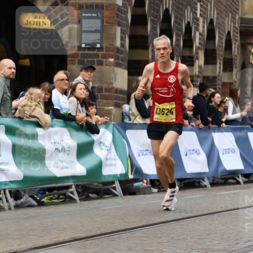 13.09.2026 - 21. swb-Marathon Bremen Strokosch-Dieckow http://msf.ph/oto/10284696 13.09.2026 10:32:39 Ziel 13564, 13638, 13639, 13550, 13581, 13599, 13622 meine-sportfotos.de