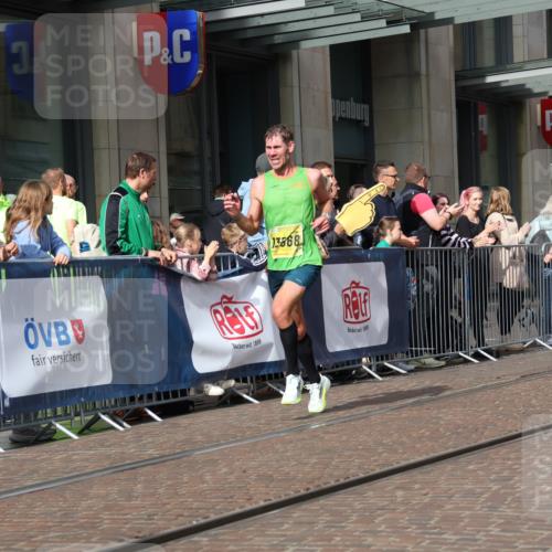 13.09.2026 - 21. swb-Marathon Bremen Strokosch-Dieckow http://msf.ph/oto/10284699 13.09.2026 10:37:02 Ziel 10502, 10961, 11619, 11854, 13608, 11654, 11738, 12520, 13568, 13606 meine-sportfotos.de
