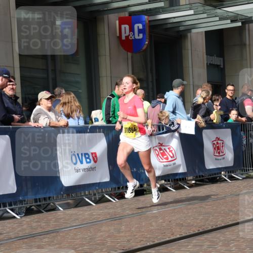 13.09.2026 - 21. swb-Marathon Bremen Strokosch-Dieckow http://msf.ph/oto/10284715 13.09.2026 10:37:03 Ziel 10502, 10961, 11619, 11854, 13608, 11654, 11738, 12520, 13568, 13606 meine-sportfotos.de