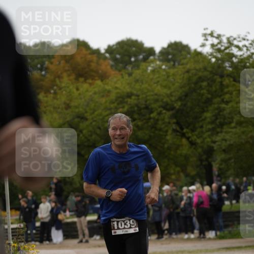 13.09.2026 - Stadtparktriathlon Patografie http://msf.ph/oto/10284740 13.09.2026 13:06:24 Ziel 1039 meine-sportfotos.de