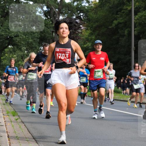 13.09.2026 - 21. swb-Marathon Bremen TobiasT http://msf.ph/oto/10284789 13.09.2026 12:10:25 Laufen 420, 638, 1703, 4776, 3185 meine-sportfotos.de