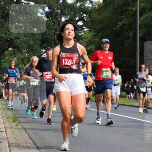 13.09.2026 - 21. swb-Marathon Bremen TobiasT http://msf.ph/oto/10284797 13.09.2026 12:10:25 Laufen 20, 389, 1321, 1703, 3185, 509 meine-sportfotos.de