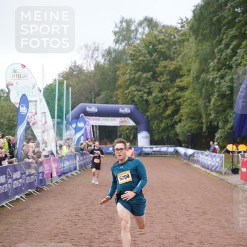 13.09.2026 - Airport Race Dennis Weichert http://msf.ph/oto/10284801 13.09.2026 10:26:19 Ziel 5047, 5169, 5299, 5362, 5444 meine-sportfotos.de