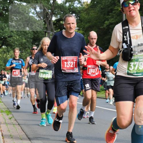 13.09.2026 - 21. swb-Marathon Bremen TobiasT http://msf.ph/oto/10284805 13.09.2026 12:10:27 Laufen 420, 638, 3898, 1321, 18, 1607, 379 meine-sportfotos.de