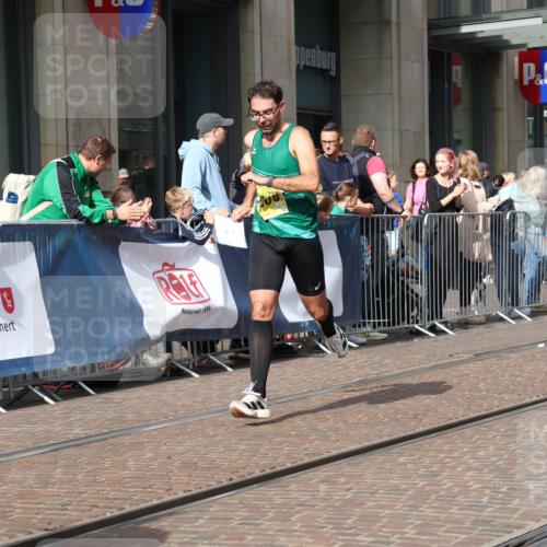 13.09.2026 - 21. swb-Marathon Bremen Strokosch-Dieckow http://msf.ph/oto/10284827 13.09.2026 10:37:21 Ziel 11619, 11854, 13535, 10502, 10961, 11654, 13568, 13608 meine-sportfotos.de