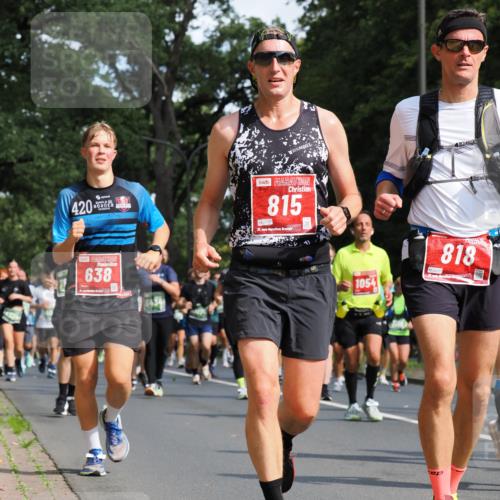 13.09.2026 - 21. swb-Marathon Bremen TobiasT http://msf.ph/oto/10284830 13.09.2026 12:10:30 Laufen 420, 815, 638, 1054, 0285, 818 meine-sportfotos.de