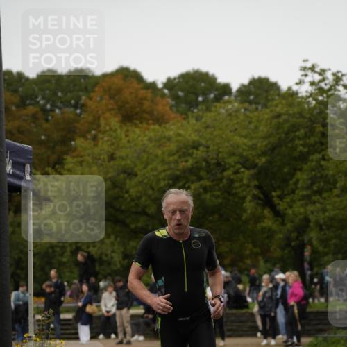 13.09.2026 - Stadtparktriathlon Patografie http://msf.ph/oto/10284841 13.09.2026 13:08:44 Ziel 977 meine-sportfotos.de