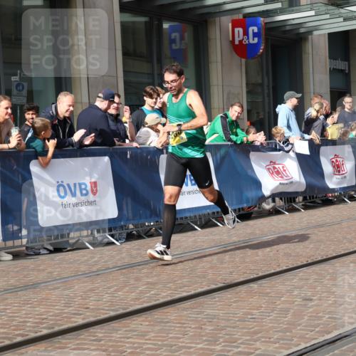 13.09.2026 - 21. swb-Marathon Bremen Strokosch-Dieckow http://msf.ph/oto/10284844 13.09.2026 10:37:22 Ziel 11619, 11854, 13535, 10502, 10961, 11654, 11854, 13568, 13608 meine-sportfotos.de