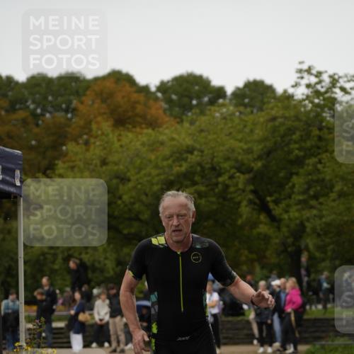 13.09.2026 - Stadtparktriathlon Patografie http://msf.ph/oto/10284847 13.09.2026 13:08:44 Ziel 977 meine-sportfotos.de