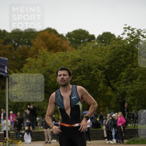 13.09.2026 - Stadtparktriathlon Patografie http://msf.ph/oto/10284856 13.09.2026 13:09:21 Ziel 1056 meine-sportfotos.de