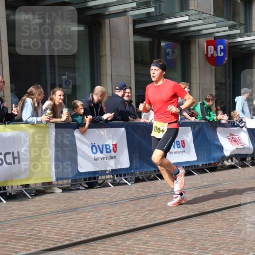 13.09.2026 - 21. swb-Marathon Bremen Strokosch-Dieckow http://msf.ph/oto/10284888 13.09.2026 10:37:24 Ziel 11083, 13535, 10502, 10961, 11619, 11654, 11854, 13568, 13608 meine-sportfotos.de