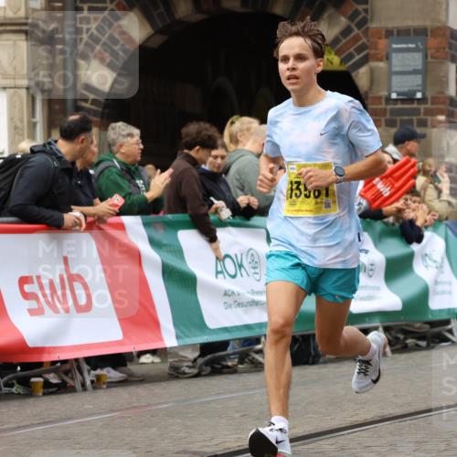 13.09.2026 - 21. swb-Marathon Bremen Strokosch-Dieckow http://msf.ph/oto/10284904 13.09.2026 10:33:03 Ziel 13550, 13581, 13599, 13622 meine-sportfotos.de