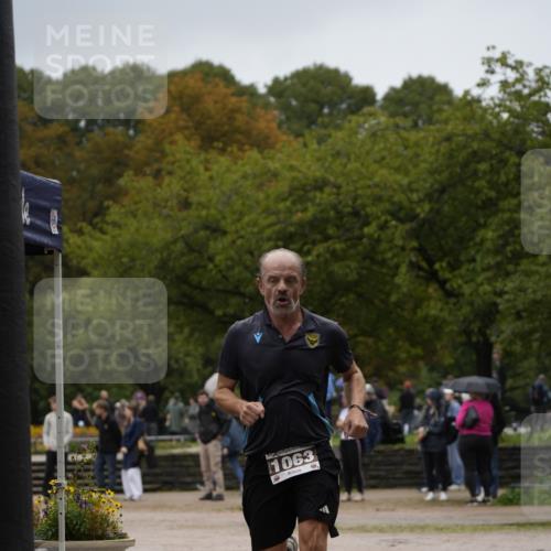 13.09.2026 - Stadtparktriathlon Patografie http://msf.ph/oto/10284919 13.09.2026 13:11:37 Ziel 1063 meine-sportfotos.de