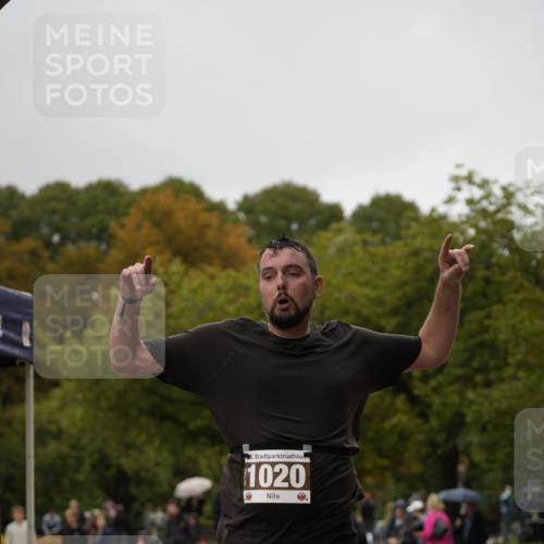 13.09.2026 - Stadtparktriathlon Patografie http://msf.ph/oto/10284935 13.09.2026 13:12:05 Ziel 1020, 1124 meine-sportfotos.de