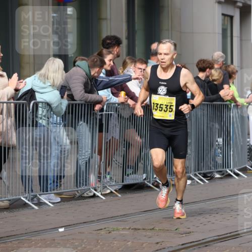 13.09.2026 - 21. swb-Marathon Bremen Strokosch-Dieckow http://msf.ph/oto/10284940 13.09.2026 10:37:45 Ziel 10302, 11083, 11142, 12538, 13551, 13559, 13584, 13587, 13636, 11619, 11854, 13535 meine-sportfotos.de