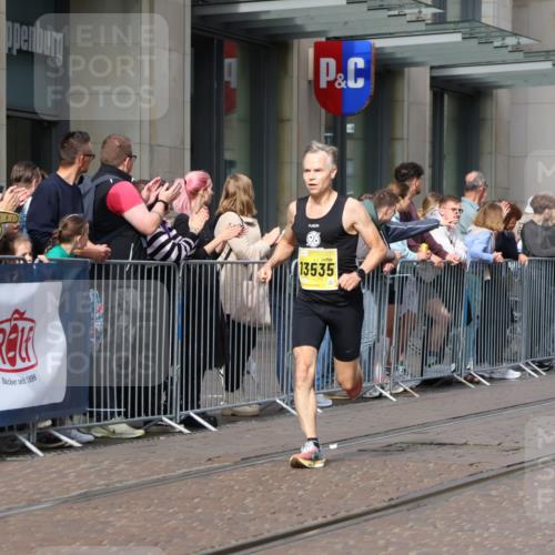 13.09.2026 - 21. swb-Marathon Bremen Strokosch-Dieckow http://msf.ph/oto/10284947 13.09.2026 10:37:46 Ziel 10302, 11083, 11142, 12538, 13551, 13559, 13584, 13587, 13636, 11619, 11854, 13535 meine-sportfotos.de