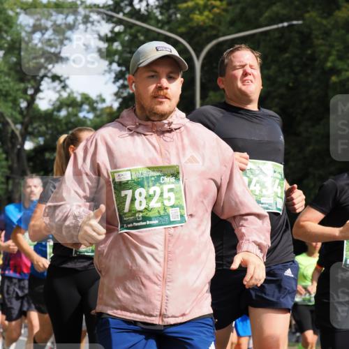 13.09.2026 - 21. swb-Marathon Bremen TobiasT http://msf.ph/oto/10284984 13.09.2026 12:10:51 Laufen 7825, 21, 26 meine-sportfotos.de