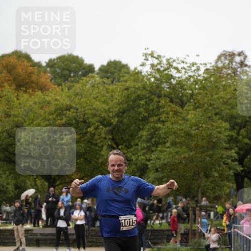13.09.2026 - Stadtparktriathlon Patografie http://msf.ph/oto/10284987 13.09.2026 13:12:48 Ziel 1015 meine-sportfotos.de
