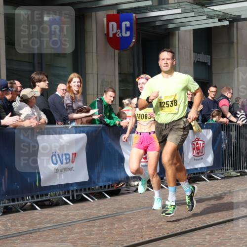 13.09.2026 - 21. swb-Marathon Bremen Strokosch-Dieckow http://msf.ph/oto/10285021 13.09.2026 10:37:53 Ziel 10302, 11142, 13551, 13553, 13559, 13584, 13587, 13636, 11083, 12538, 13535 meine-sportfotos.de
