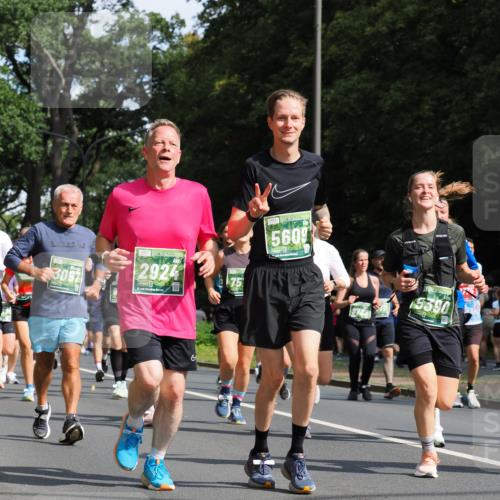 13.09.2026 - 21. swb-Marathon Bremen TobiasT http://msf.ph/oto/10285039 13.09.2026 12:10:59 Laufen 3097, 2924, 75, 5609, 5390 meine-sportfotos.de