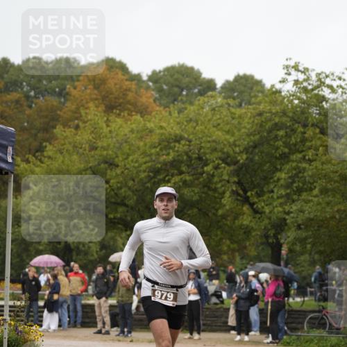 13.09.2026 - Stadtparktriathlon Patografie http://msf.ph/oto/10285043 13.09.2026 13:14:17 Ziel 979 meine-sportfotos.de