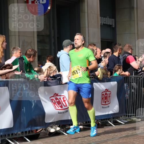 13.09.2026 - 21. swb-Marathon Bremen Strokosch-Dieckow http://msf.ph/oto/10285059 13.09.2026 10:38:02 Ziel 10302, 13507, 13551, 13553, 13559, 13587, 13636, 11083, 11142, 12538, 13535, 13551, 13584, 13587 meine-sportfotos.de