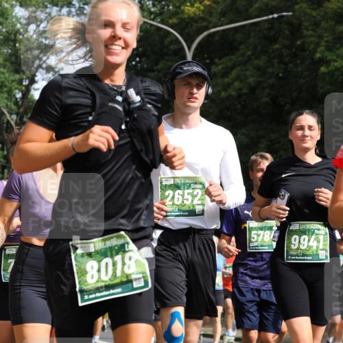 13.09.2026 - 21. swb-Marathon Bremen TobiasT http://msf.ph/oto/10285087 13.09.2026 12:11:04 Laufen 8018, 2652, 5787, 9941, 21, 26 meine-sportfotos.de