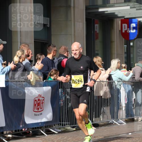 13.09.2026 - 21. swb-Marathon Bremen Strokosch-Dieckow http://msf.ph/oto/10285091 13.09.2026 10:38:04 Ziel 10441, 13507, 13553, 13559, 13636, 10302, 11083, 11142, 12538, 13535, 13551, 13584, 13587 meine-sportfotos.de