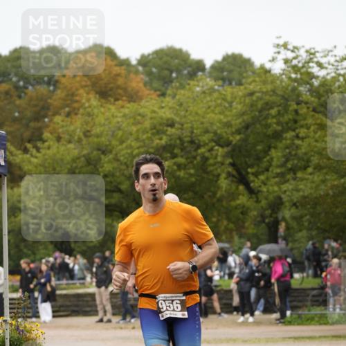 13.09.2026 - Stadtparktriathlon Patografie http://msf.ph/oto/10285102 13.09.2026 13:17:14 Ziel 953, 956 meine-sportfotos.de