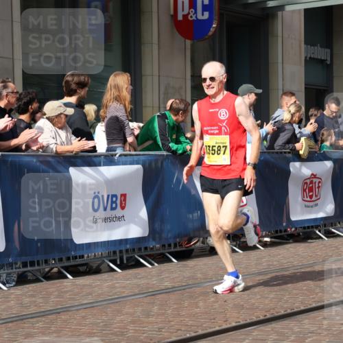 13.09.2026 - 21. swb-Marathon Bremen Strokosch-Dieckow http://msf.ph/oto/10285142 13.09.2026 10:38:06 Ziel 10441, 13507, 13553, 13636, 10302, 11083, 11142, 12538, 13535, 13551, 13559, 13584, 13587 meine-sportfotos.de