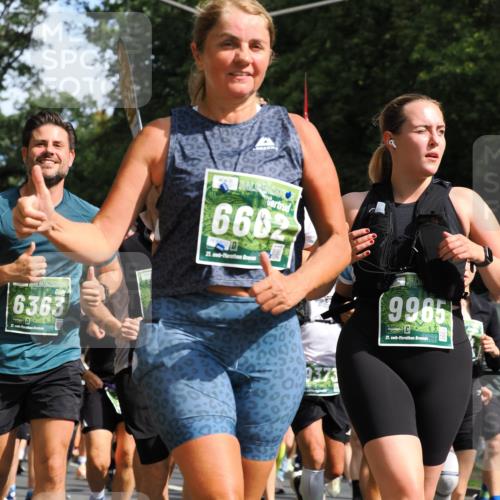 13.09.2026 - 21. swb-Marathon Bremen TobiasT http://msf.ph/oto/10285161 13.09.2026 12:11:15 Laufen 6363, 21, 26, 6682, 21, 9373, 9965, 21, 026 meine-sportfotos.de