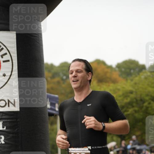 13.09.2026 - Stadtparktriathlon Patografie http://msf.ph/oto/10285164 13.09.2026 13:18:22 Ziel 949 meine-sportfotos.de