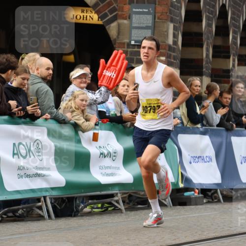 13.09.2026 - 21. swb-Marathon Bremen Strokosch-Dieckow http://msf.ph/oto/10285235 13.09.2026 10:34:02 Ziel 10366, 10475, 11059, 11481, 12459, 13530, 13541, 13605, 13610 meine-sportfotos.de