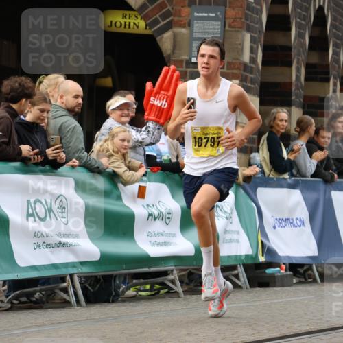 13.09.2026 - 21. swb-Marathon Bremen Strokosch-Dieckow http://msf.ph/oto/10285242 13.09.2026 10:34:02 Ziel 10366, 10475, 11059, 11481, 12459, 13530, 13541, 13605, 13610 meine-sportfotos.de
