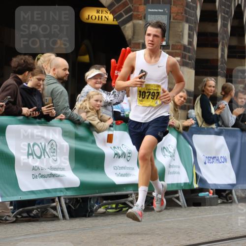 13.09.2026 - 21. swb-Marathon Bremen Strokosch-Dieckow http://msf.ph/oto/10285248 13.09.2026 10:34:02 Ziel 10366, 10475, 11059, 11481, 12459, 13530, 13541, 13605, 13610 meine-sportfotos.de
