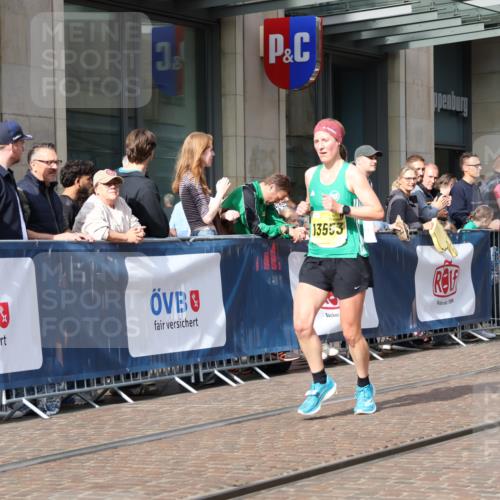 13.09.2026 - 21. swb-Marathon Bremen Strokosch-Dieckow http://msf.ph/oto/10285251 13.09.2026 10:38:15 Ziel 10441, 12370, 13507, 13539, 10302, 11142, 12538, 13551, 13553, 13559, 13584, 13587, 13636 meine-sportfotos.de