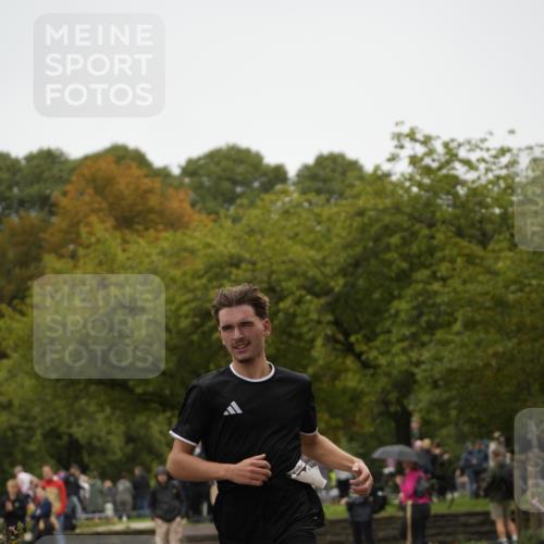 13.09.2026 - Stadtparktriathlon Patografie http://msf.ph/oto/10285267 13.09.2026 13:22:39 Ziel 1031 meine-sportfotos.de